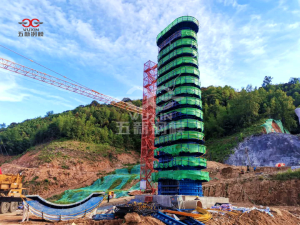 中鐵十局三建龍龍鐵路現澆墩身