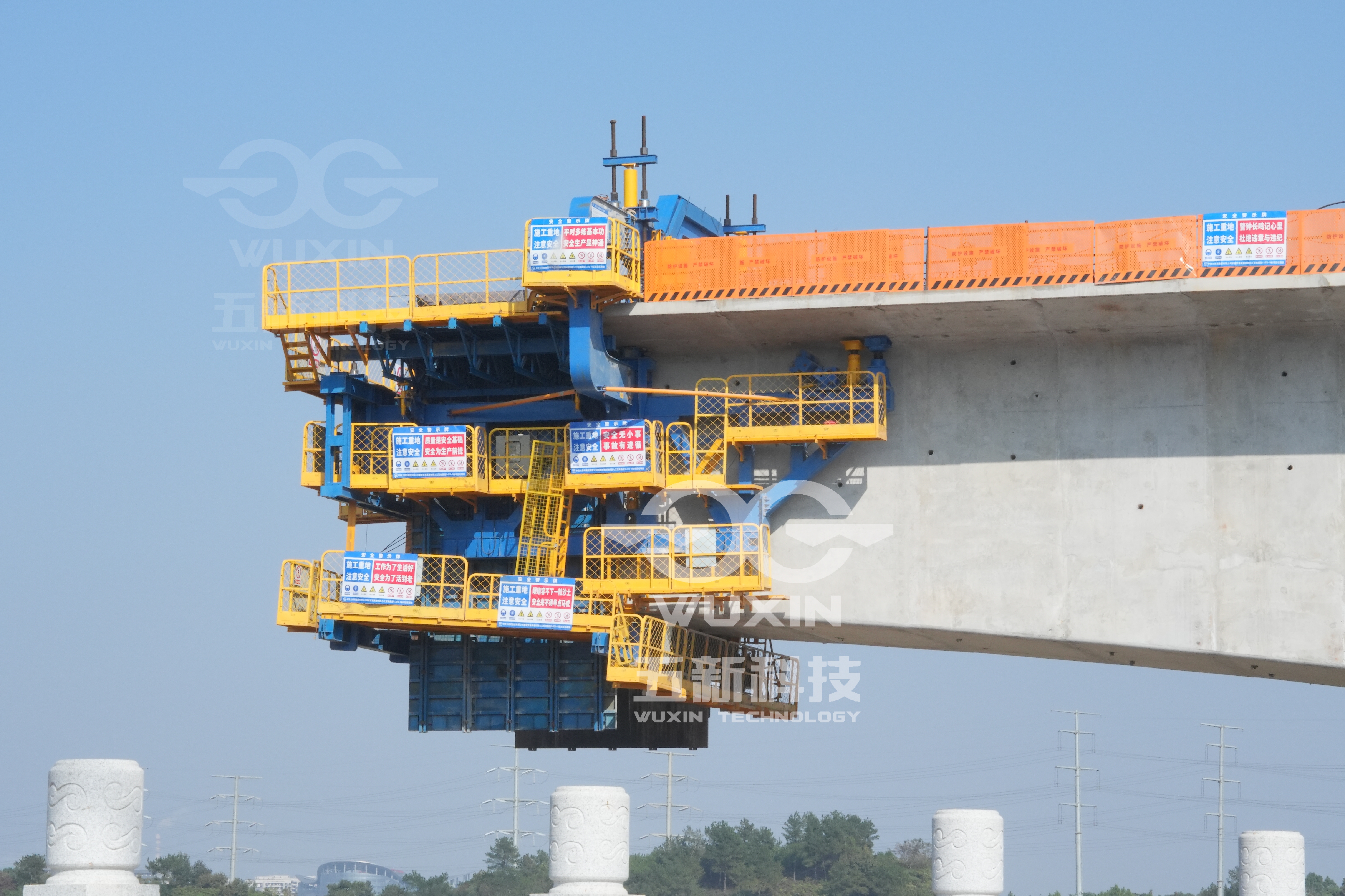 智能懸臂造橋機(jī)—（中鐵大橋局昌九高鐵）5.jpg